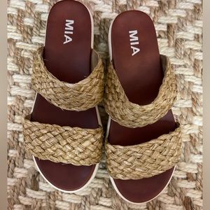 MIA Platform Katy sandals